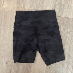 Women's lululemon biker shorts